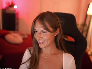 Foto porno yours_anastasia descoperita pe video chat pe KUR.ro