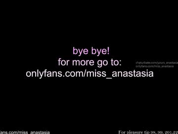 Foto porno yours_anastasia descoperita pe video chat pe KUR.ro