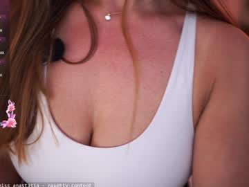 Foto porno yours_anastasia descoperita pe video chat pe KUR.ro