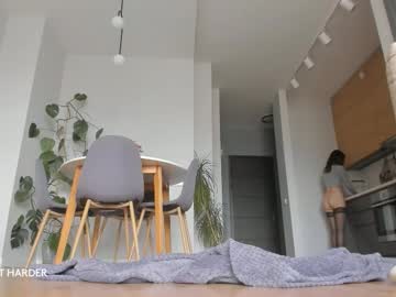 Foto porno Discutii intime cu yours_meyy pe KUR.ro