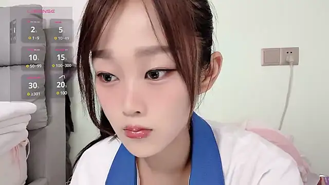 Foto porno yueyue2003 descoperita pe video chat pe KUR.ro