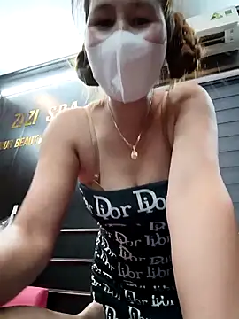 Foto porno Nebunii pe chat marca zizi_public pe KUR.ro