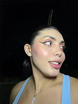Foto porno zui_lu vrea sex pe StripChat pe KUR.ro