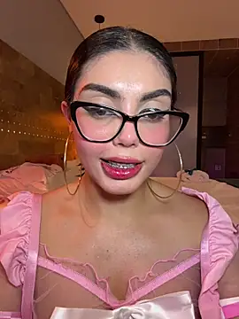 Foto porno zui_lu vrea sex pe StripChat pe KUR.ro