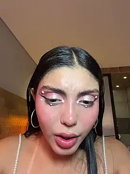 Foto porno zui_lu vrea sex pe StripChat pe KUR.ro