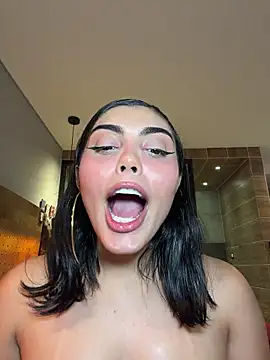 Foto porno zui_lu vrea sex pe StripChat pe KUR.ro