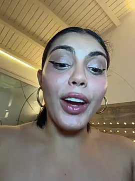 Foto porno zui_lu vrea sex pe StripChat pe KUR.ro