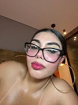 Foto porno zui_lu vrea sex pe StripChat pe KUR.ro